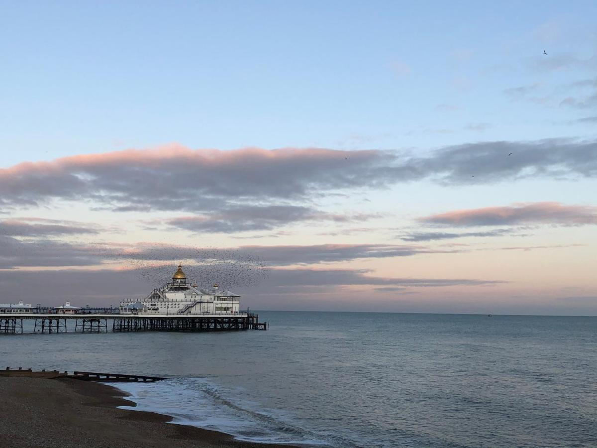 Luxury Seaside Apartment Eastbourne Exterior photo